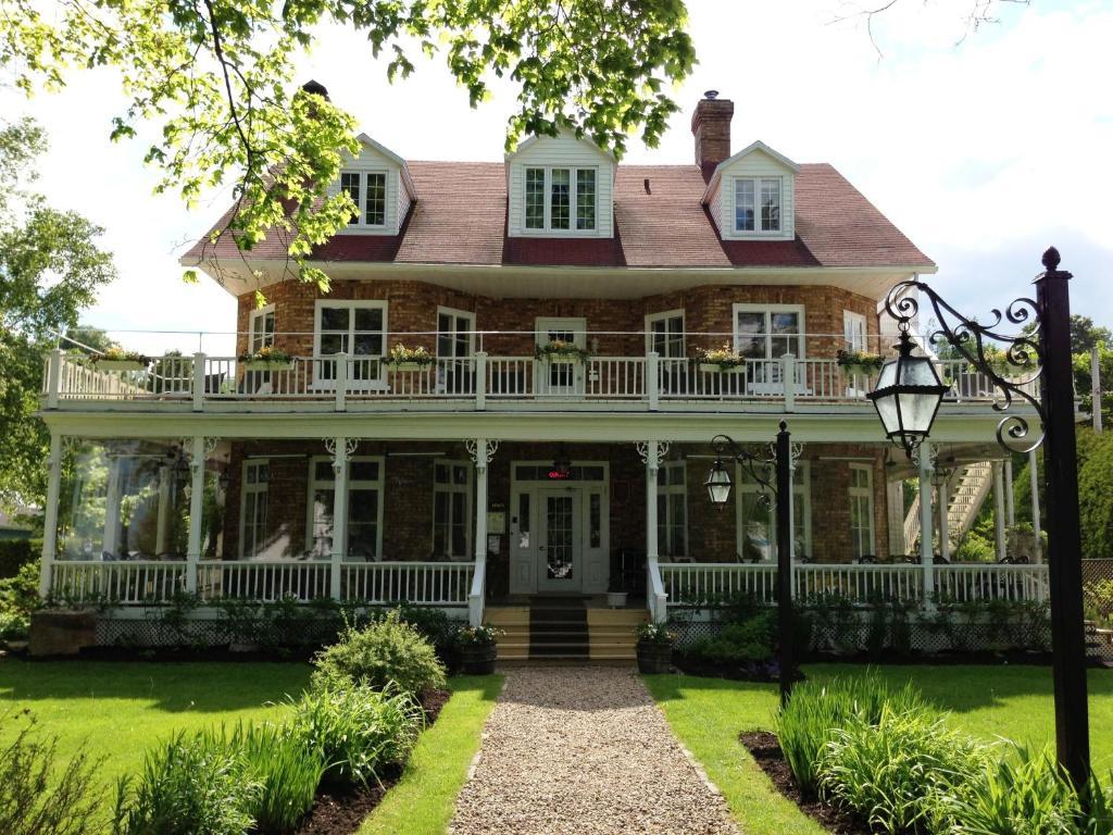 Chez Truchon Bistro-Auberge La Malbaie Exterior foto
