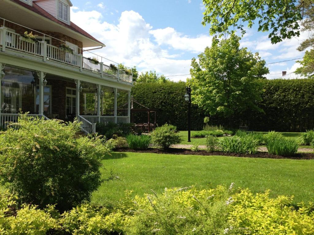 Chez Truchon Bistro-Auberge La Malbaie Exterior foto